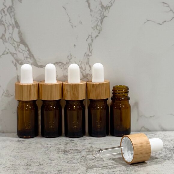 5mL Amber Glass Essential Oil Bottles with Bamboo & White Tops ~ Pack of 5 - Picture 1 of 1